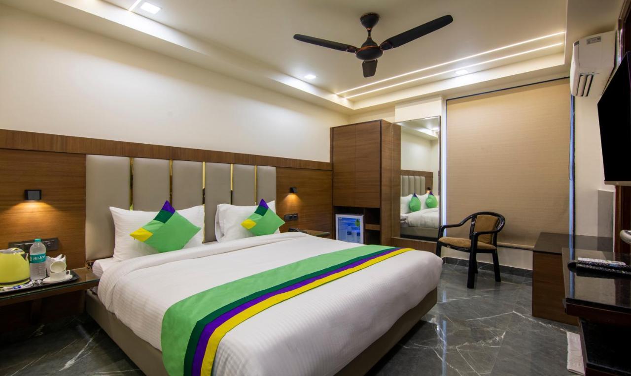 Treebo Royal Comfort New Delhi Exteriör bild
