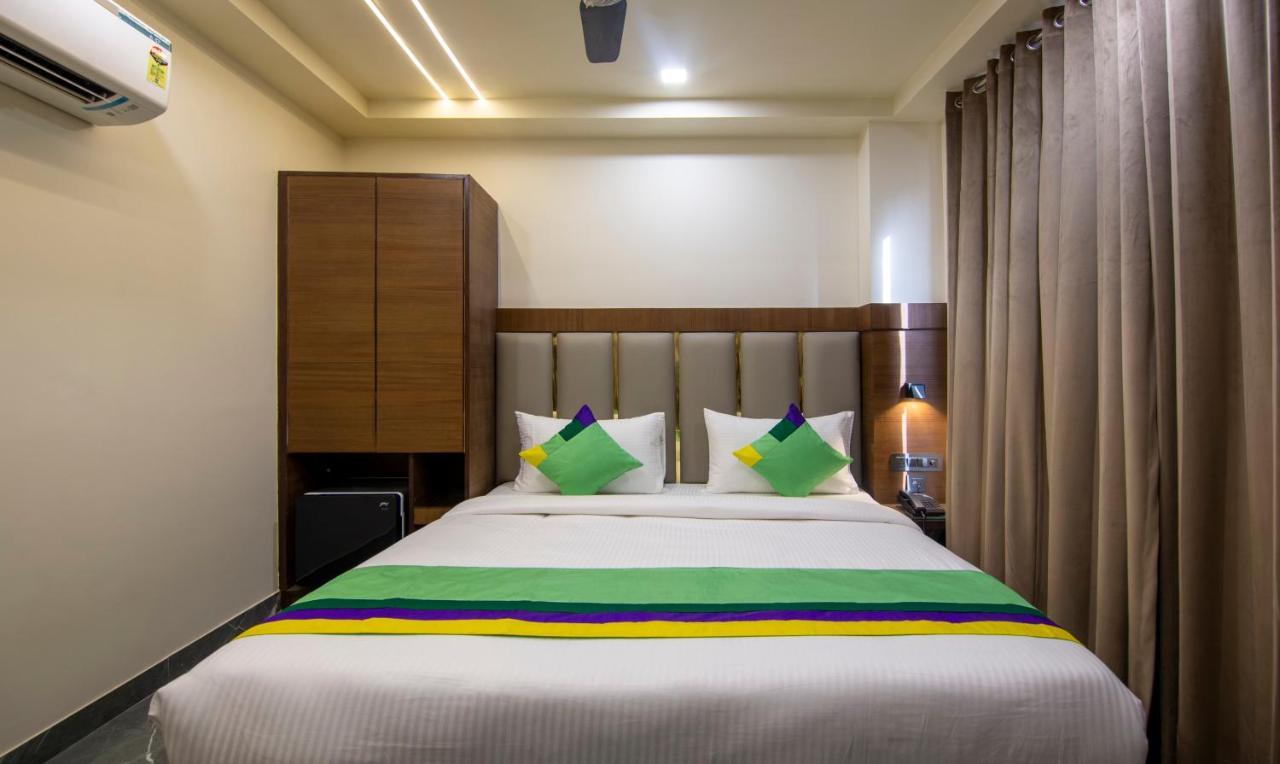Treebo Royal Comfort New Delhi Exteriör bild