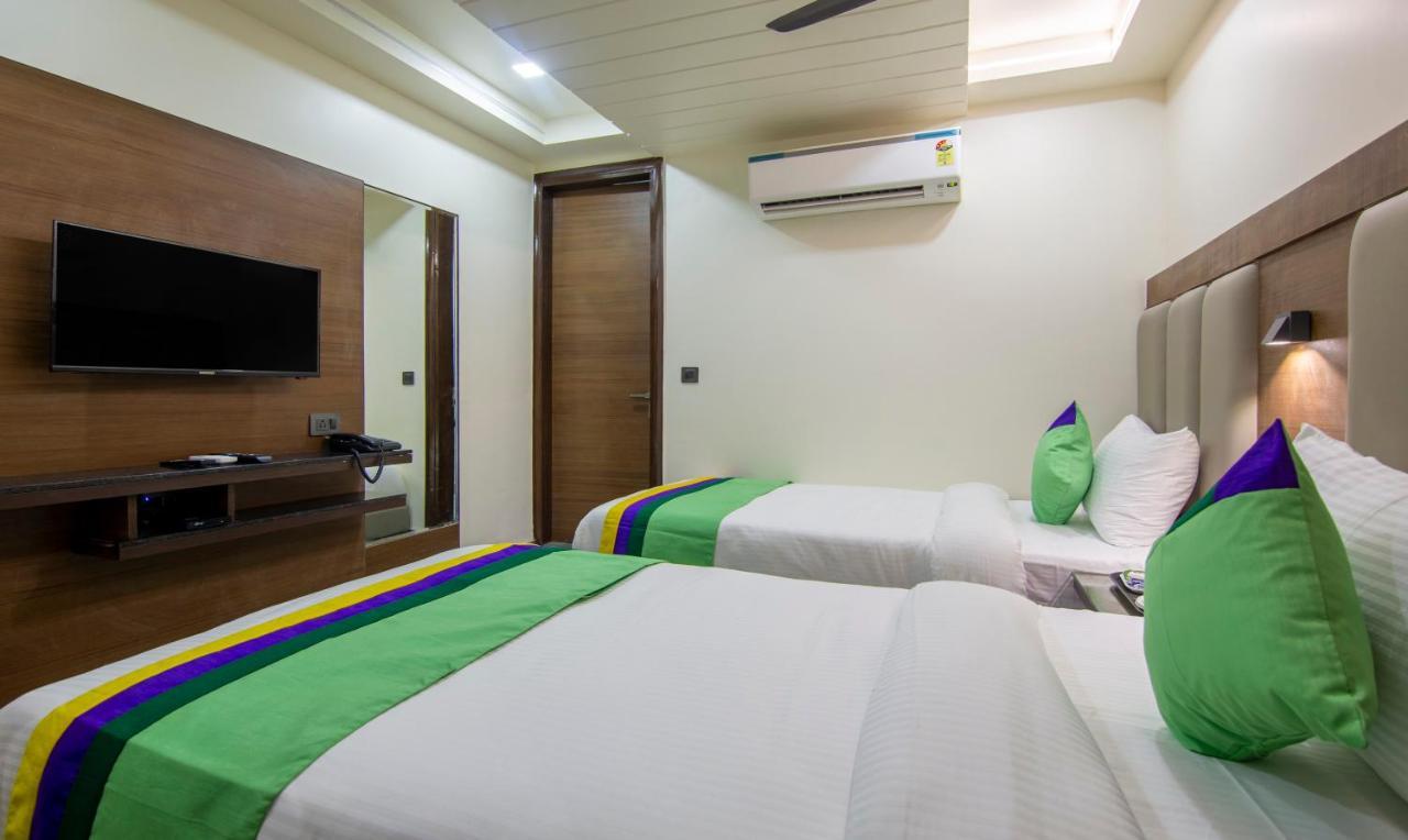 Treebo Royal Comfort New Delhi Exteriör bild