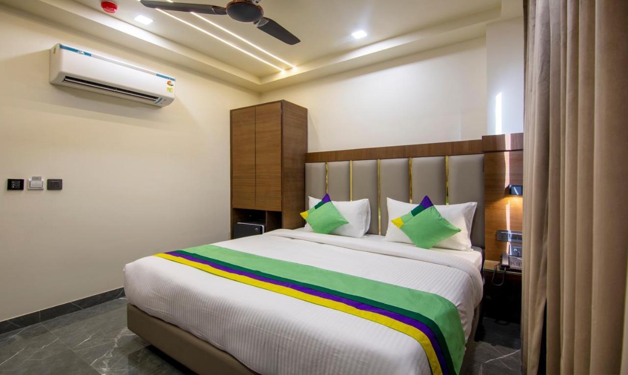 Treebo Royal Comfort New Delhi Exteriör bild