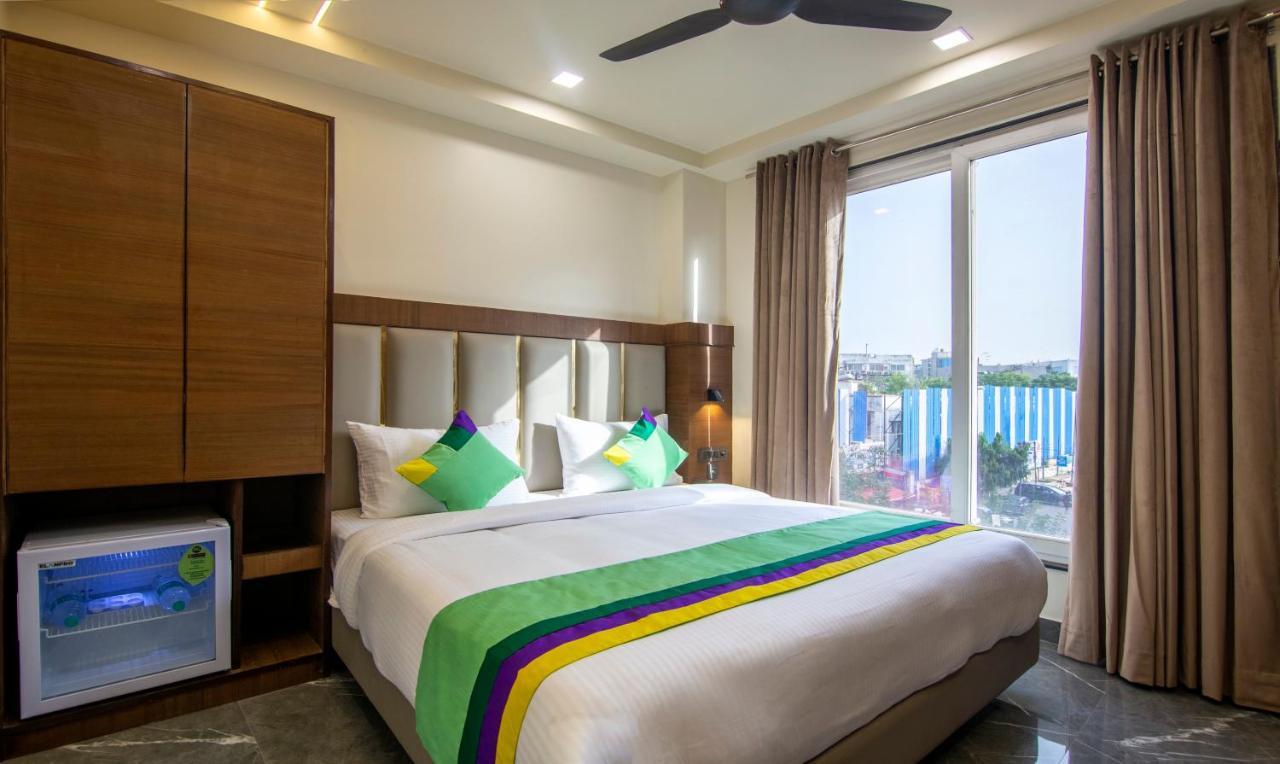 Treebo Royal Comfort New Delhi Exteriör bild